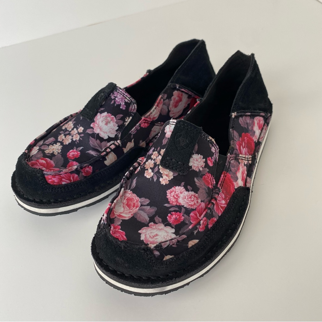 New Ariat Pink And Black Floral Slip-On Flats Woman's Size 6